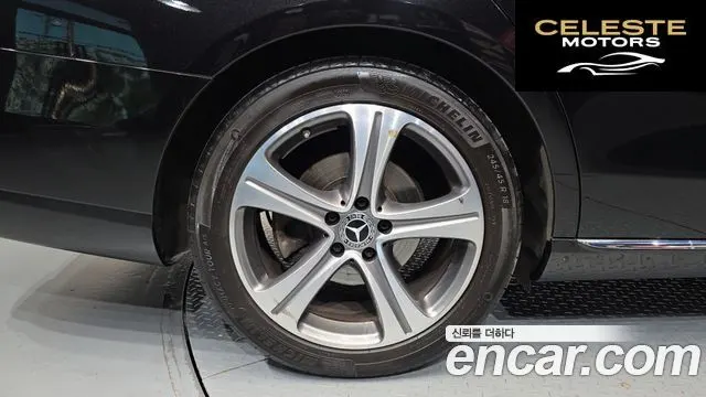 MERCEDES BENZ E-Classe W213 E300 Avantgarde 2019 — photo 7 sur 30