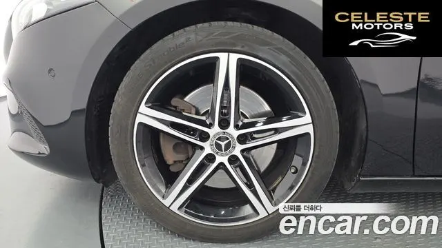 MERCEDES BENZ A-Classe W177 A250 4MATIC Berline 2020 — photo 5 sur 31