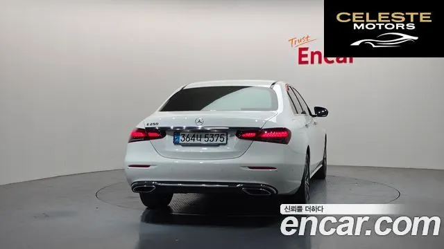 MERCEDES BENZ E-Classe W213 E250 Avantgarde 2022 — photo 4 sur 20