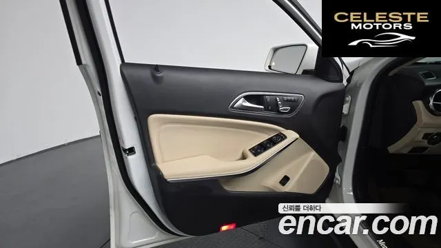 MERCEDES BENZ GLA-Classe X156 GLA220 2018 — photo 13 sur 31
