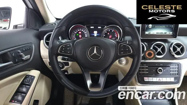 MERCEDES BENZ GLA-Classe X156 GLA220 2018 — photo 18 sur 31