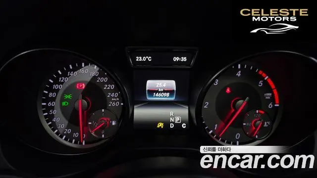 MERCEDES BENZ GLA-Classe X156 GLA200 d 2016 — photo 8 sur 20