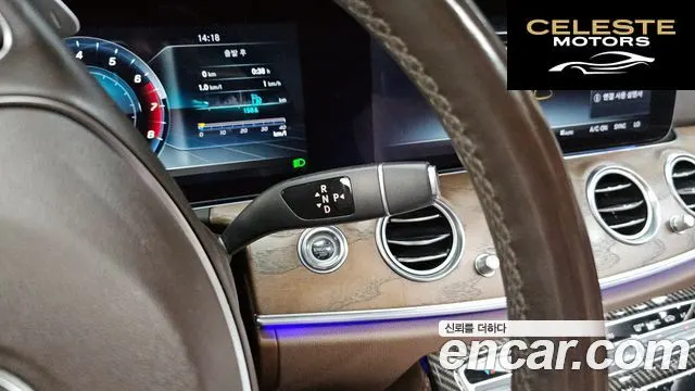 MERCEDES BENZ E-Classe W213 E300 4MATIC Exclusive 2018 — photo 12 sur 35
