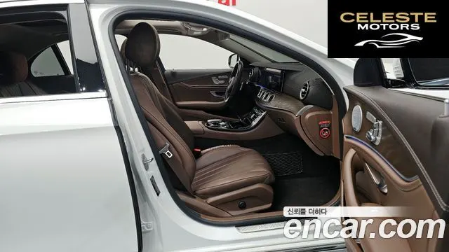 MERCEDES BENZ E-Classe W213 E300 4MATIC Exclusive 2018 — photo 16 sur 35