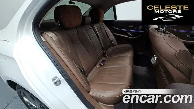 MERCEDES BENZ E-Classe W213 E300 4MATIC Exclusive 2018 — photo 17 sur 35