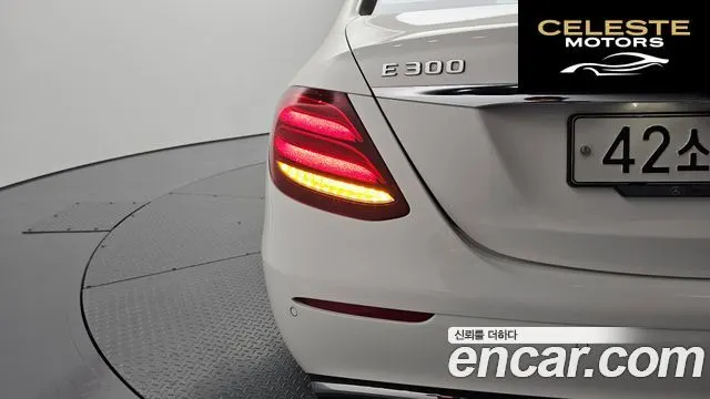 MERCEDES BENZ E-Classe W213 E300 4MATIC Exclusive 2018 — photo 9 sur 35
