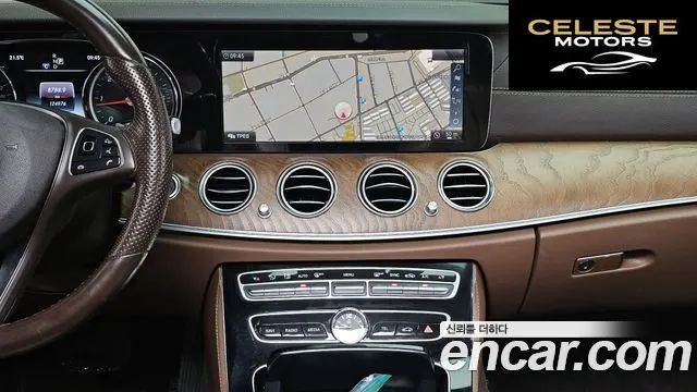 MERCEDES BENZ E-Classe W213 E220d Exclusive 2017 — photo 13 sur 20