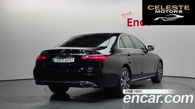 MERCEDES BENZ E-Classe W213 E300e 4MATIC Exclusive 2021 — photo 2 sur 37