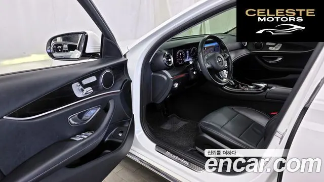 MERCEDES BENZ E-Classe W213 E300 4MATIC Avantgarde 2017 — photo 10 sur 20