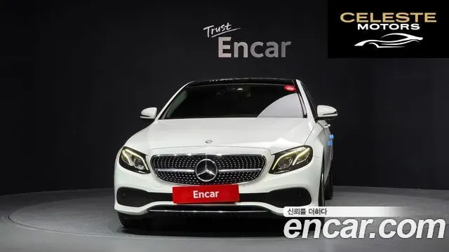 MERCEDES BENZ E-Classe W213 E300 4MATIC Avantgarde 2017 — photo 3 sur 20