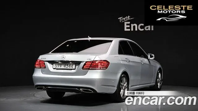 MERCEDES BENZ E-Classe W212 E220 CDI Avantgarde 2014 — photo 2 sur 20