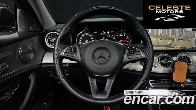 MERCEDES BENZ E-Classe W213 E200 Avantgarde 2018 — photo 13 sur 26