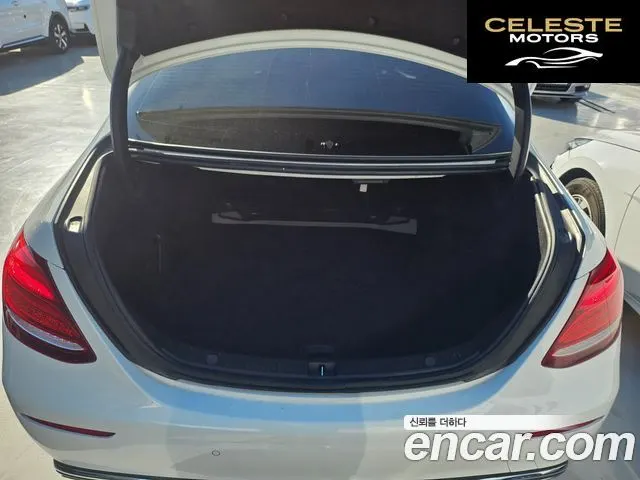 MERCEDES BENZ E-Classe W213 E200 Avantgarde 2018 — photo 20 sur 26