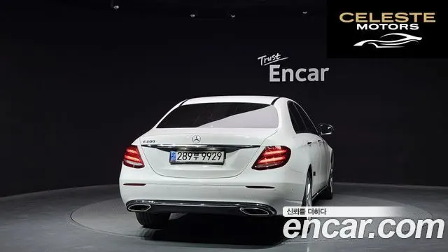 MERCEDES BENZ E-Classe W213 E200 Avantgarde 2018 — photo 4 sur 26