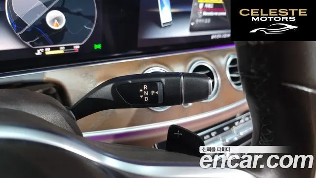 MERCEDES BENZ E-Classe W213 E300 4MATIC Exclusive 2019 — photo 12 sur 30