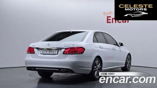 MERCEDES BENZ E-Classe W212 E220 Avantgarde 2015 — photo 2 sur 20