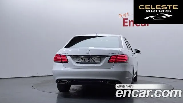 MERCEDES BENZ E-Classe W212 E220 Avantgarde 2015 — photo 4 sur 20