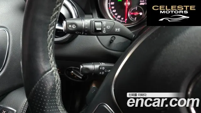MERCEDES BENZ GLA-Classe X156 GLA250 4MATIC 2019 — photo 28 sur 31