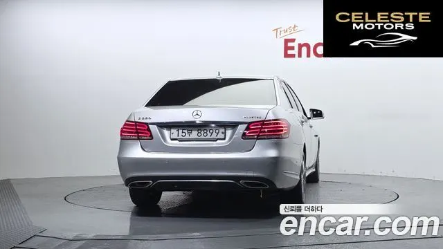 MERCEDES BENZ E-Classe W212 E220 Avantgarde 2016 — photo 4 sur 20