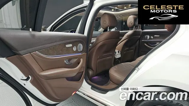 MERCEDES BENZ E-Classe W213 E300 4MATIC Exclusive 2018 — photo 18 sur 35