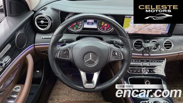 MERCEDES BENZ E-Classe W213 E220d Avantgarde 2017 — photo 18 sur 32