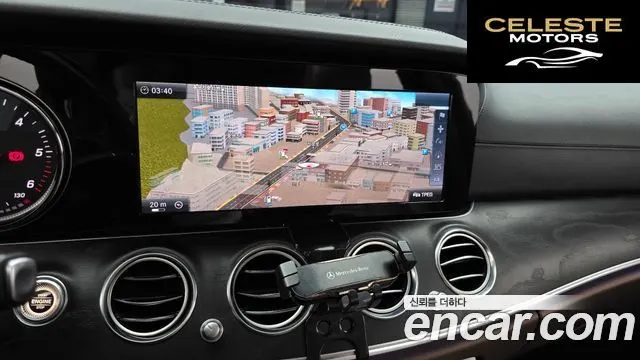 MERCEDES BENZ E-Classe W213 E220d Avantgarde 2017 — photo 19 sur 32