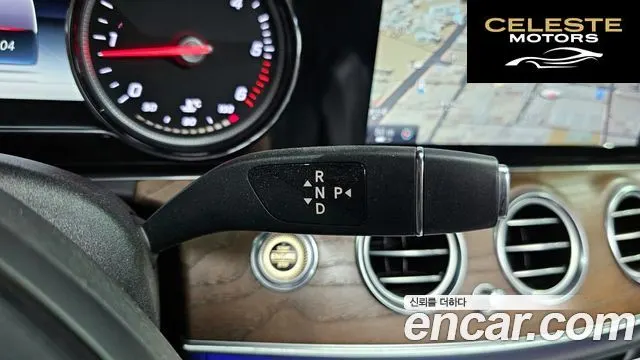 MERCEDES BENZ E-Classe W213 E220d 4MATIC Exclusive 2017 — photo 12 sur 20