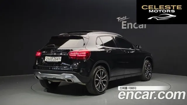 MERCEDES BENZ GLA-Classe X156 GLA250 4MATIC 2019 — photo 2 sur 31