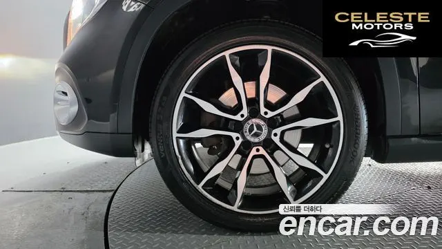 MERCEDES BENZ GLA-Classe X156 GLA250 4MATIC 2019 — photo 5 sur 31