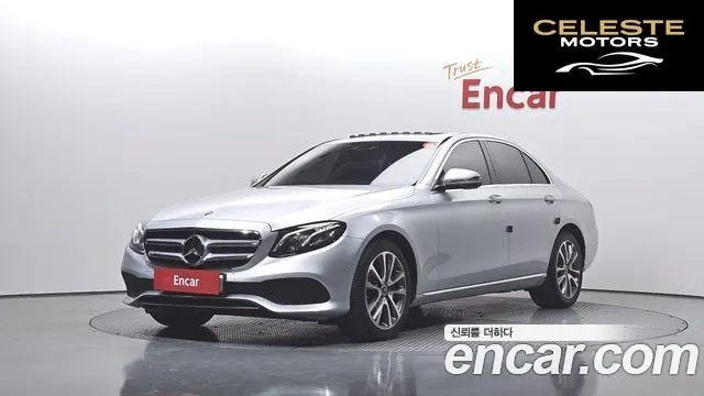 MERCEDES BENZ E-Classe W213 E300 4MATIC Avantgarde 2019 — photo 33 sur 38