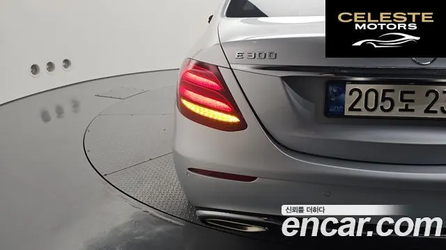 MERCEDES BENZ E-Classe W213 E300 4MATIC Avantgarde 2019 — photo 9 sur 38