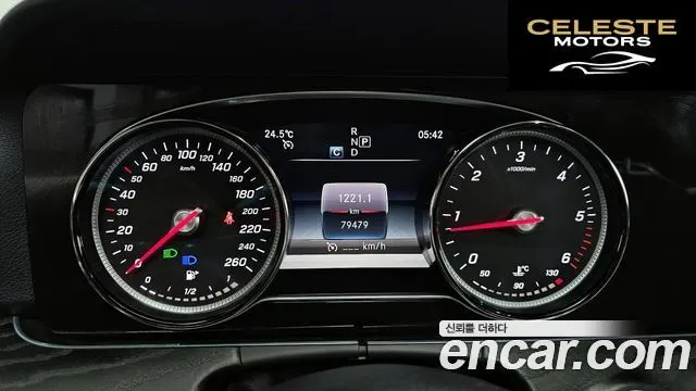 MERCEDES BENZ E-Classe W213 E220d Avantgarde 2019 — photo 11 sur 34