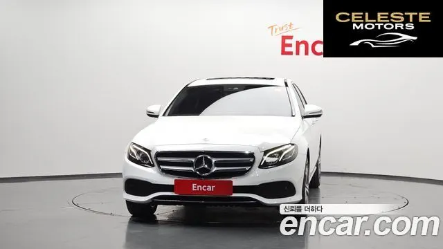 MERCEDES BENZ E-Classe W213 E220d Avantgarde 2019 — photo 3 sur 34