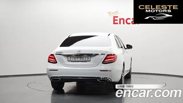 MERCEDES BENZ E-Classe W213 E220d Avantgarde 2019 — photo 4 sur 34