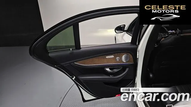 MERCEDES BENZ E-Classe W213 E300 Exclusive 2018 — photo 15 sur 30