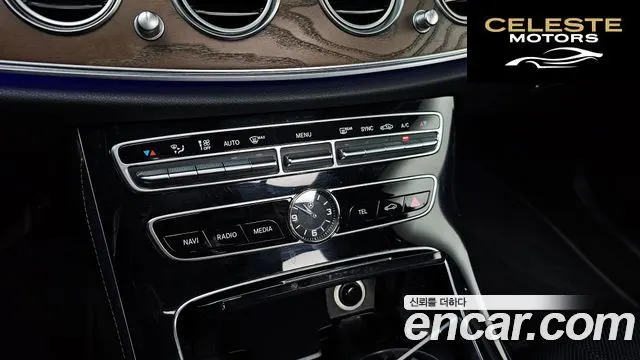 MERCEDES BENZ E-Classe W213 E300 Exclusive 2018 — photo 27 sur 30