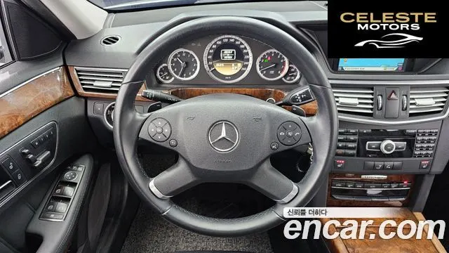 MERCEDES BENZ E-Classe W212 E300 2012 — photo 13 sur 20