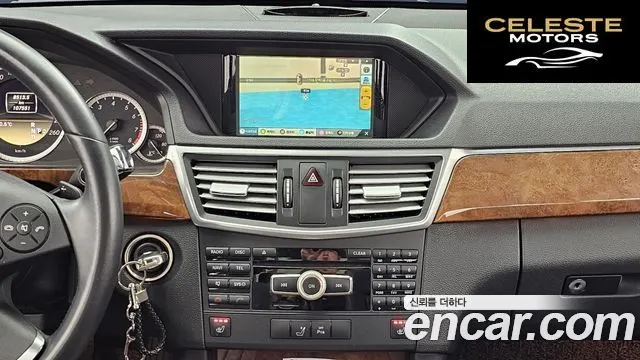 MERCEDES BENZ E-Classe W212 E300 2012 — photo 15 sur 20