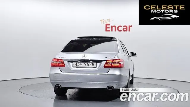 MERCEDES BENZ E-Classe W212 E300 2012 — photo 4 sur 20