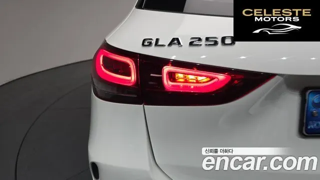 MERCEDES BENZ GLA-Classe H247 GLA250 4MATIC 2021 — photo 8 sur 32