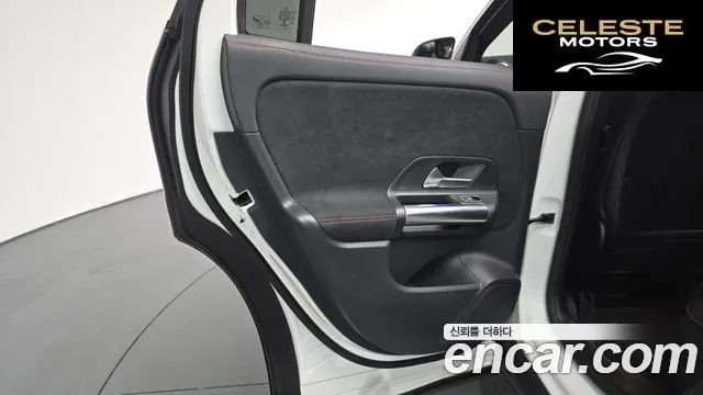 MERCEDES BENZ GLA-Classe H247 GLA250 4MATIC 2021 — photo 14 sur 32