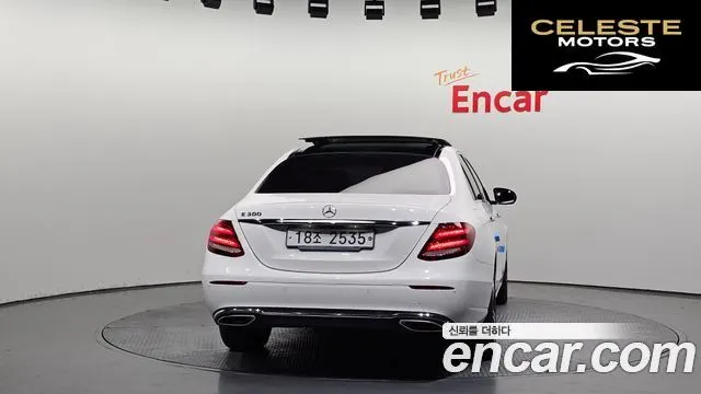 MERCEDES BENZ E-Classe W213 E300 Avantgarde 2019 — photo 4 sur 30