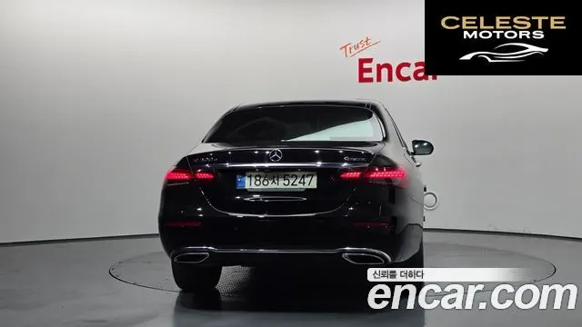MERCEDES BENZ E-Classe W213 E300e 4MATIC Exclusive 2021 — photo 4 sur 37