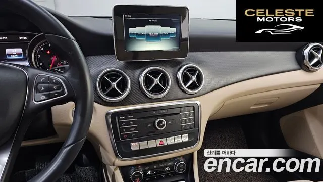 MERCEDES BENZ GLA-Classe X156 GLA220 2018 — photo 19 sur 30