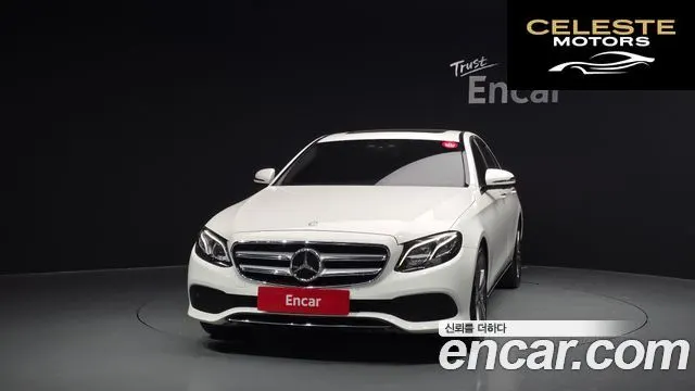 MERCEDES BENZ E-Classe W213 E300 Avantgarde 2017 — photo 3 sur 26