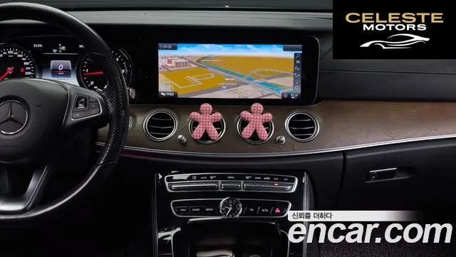 MERCEDES BENZ E-Classe W213 E220d 4MATIC Exclusive 2017 — photo 12 sur 20
