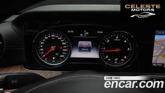 MERCEDES BENZ E-Classe W213 E220d 4MATIC Exclusive 2017 — photo 8 sur 20