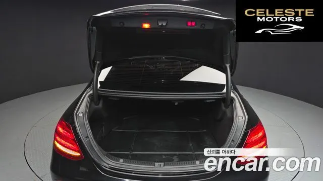 MERCEDES BENZ E-Classe W213 E220d 4MATIC Exclusive 2020 — photo 26 sur 30