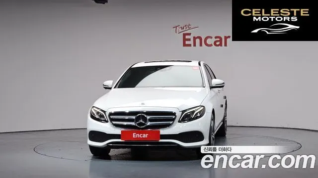 MERCEDES BENZ E-Classe W213 E300 4MATIC Avantgarde 2018 — photo 3 sur 34