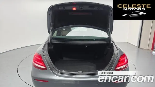 MERCEDES BENZ E-Classe W213 E200 Avantgarde 2018 — photo 26 sur 30